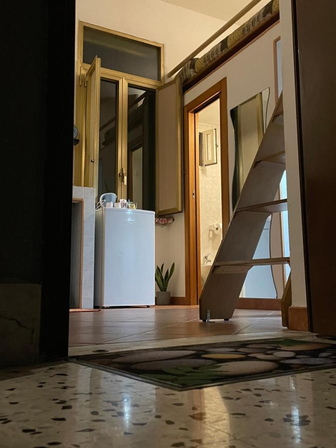 “Piccola Domus” Apartment Naples Luaran gambar